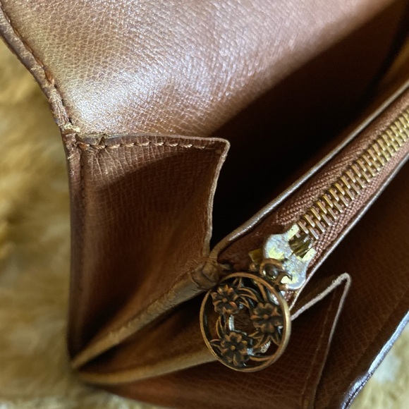 Louis Vuitton Sarah Monogram Long Wallet - Picture 9 of 9